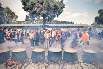 Donbaba, bir Türk beyidir. Doğa dostu ulu kişidir. 